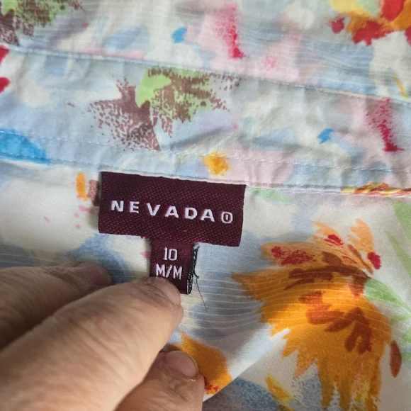 Floral Button-Up Blouse - Picture 4 of 4